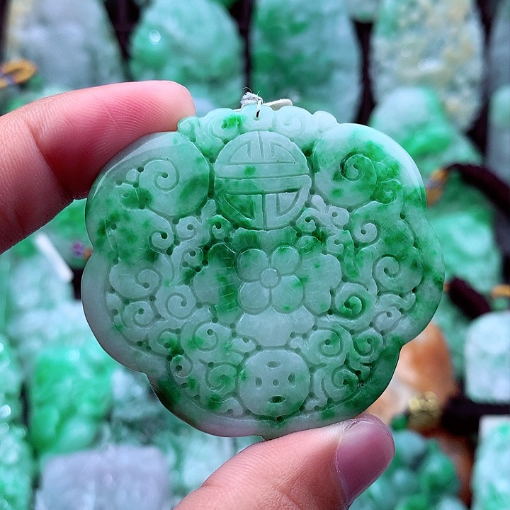 翡翠吊坠(不含链)未镶嵌