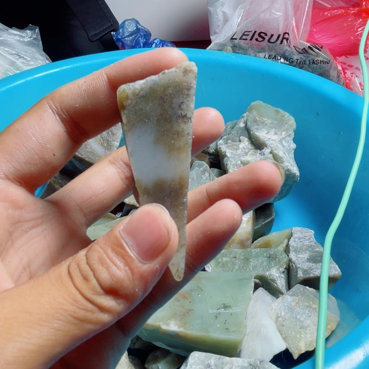 未镶嵌和田玉（糖玉）珠宝半成品