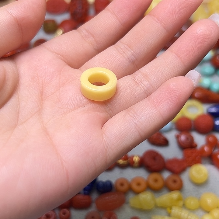 拾***社蜜蜡未镶嵌裸石卡8.3