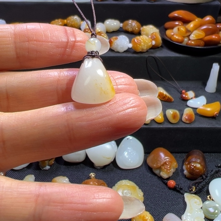 和田玉未镶嵌项链