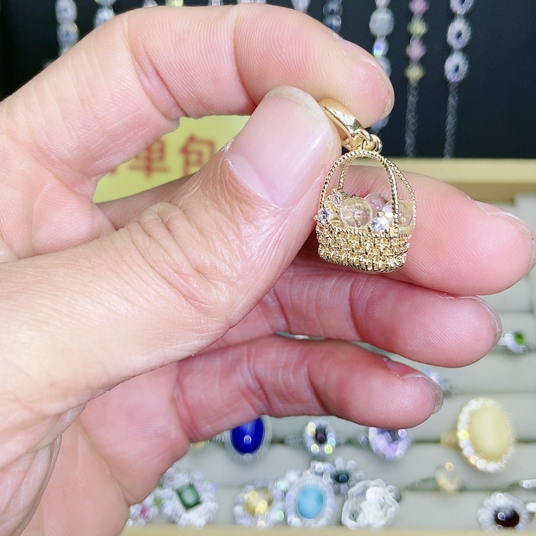 【闪购商品】吊坠(不含链)未镶嵌水晶