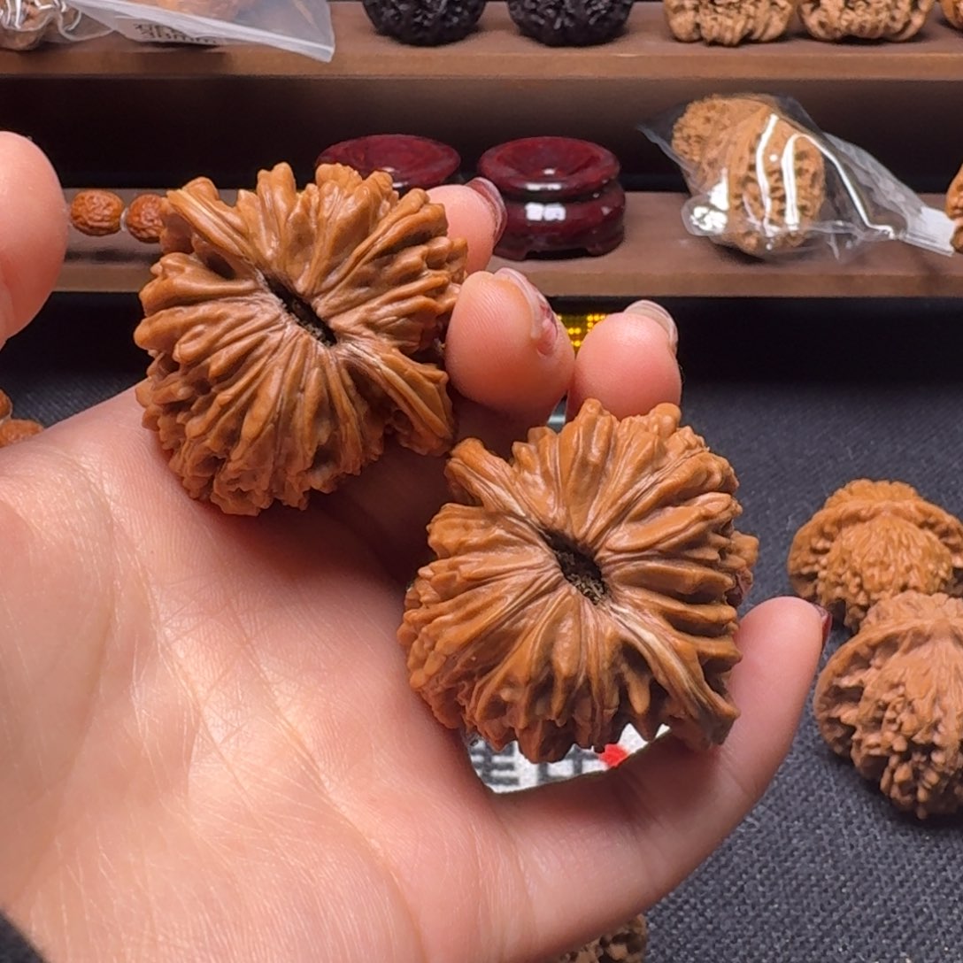 文玩核桃吊坠44四座楼