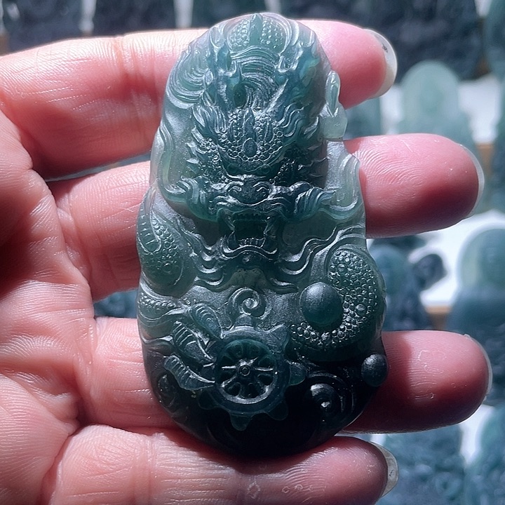定制翡翠未镶嵌龙
