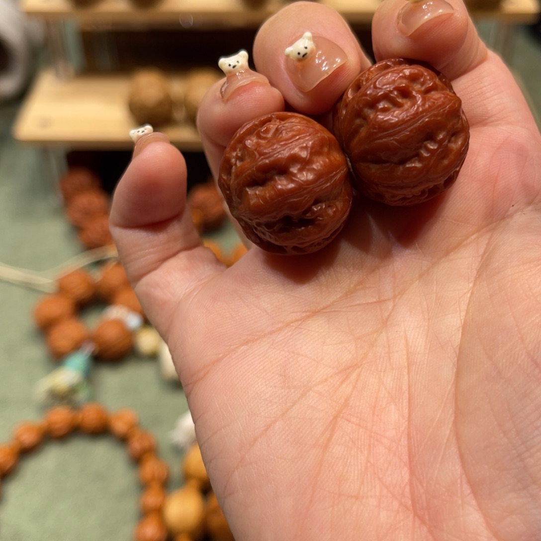 把件文玩核桃红皮肉筋八棱