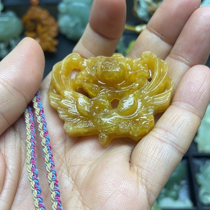 未镶嵌蛇纹石玉颈饰