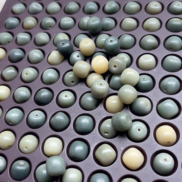 白玉菩提吊坠瑕疵11-10阴皮桶珠110颗