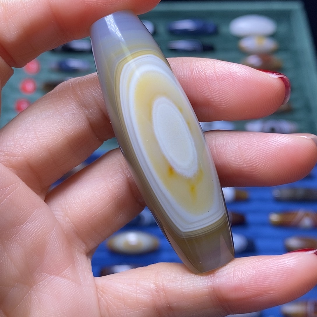 昂***扎玛瑙/玉髓未镶嵌珠宝半成品