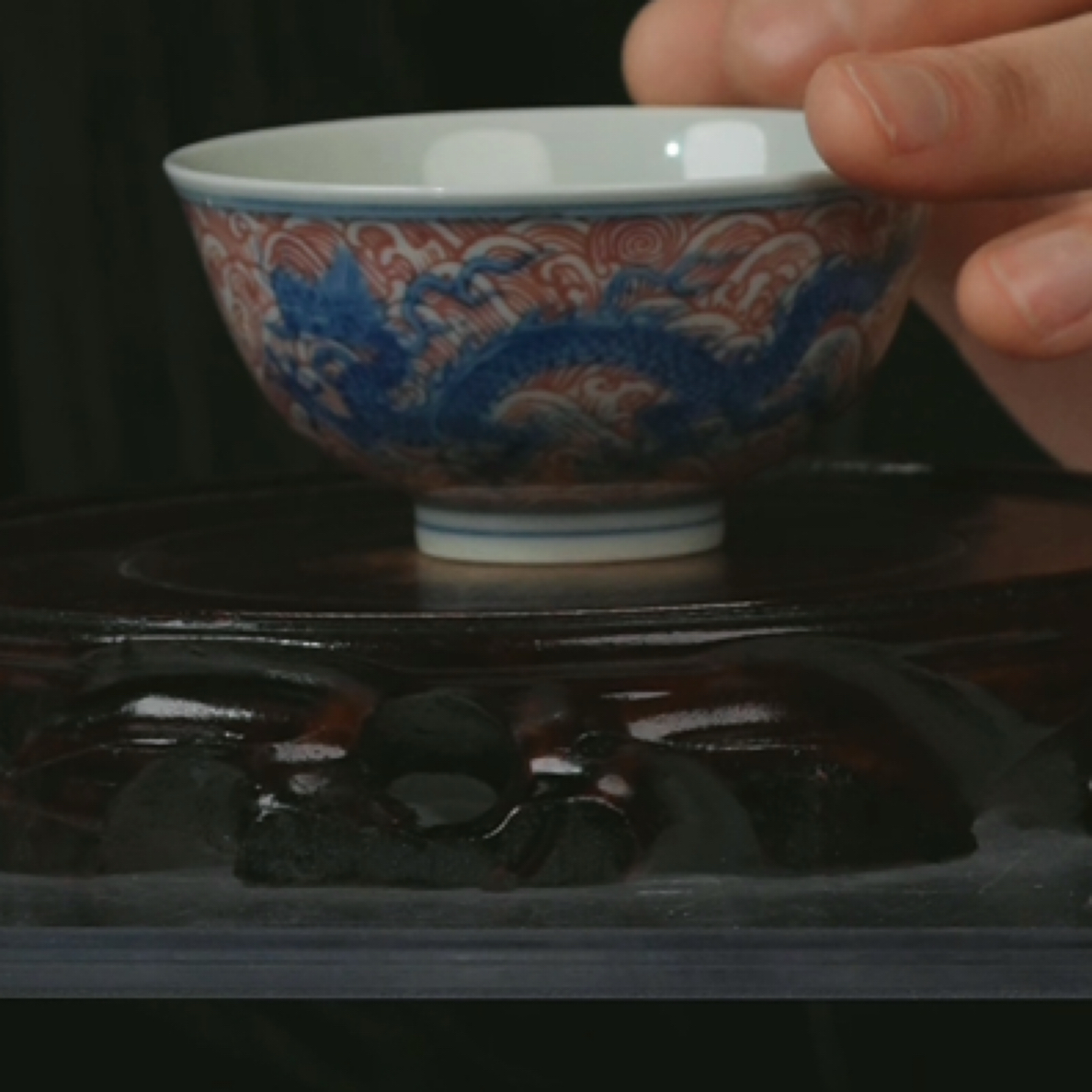 M青花釉里红海水龙纹茶圆