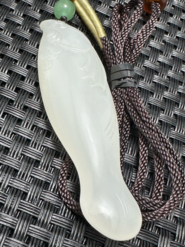 和田白玉鱼挂件吊坠