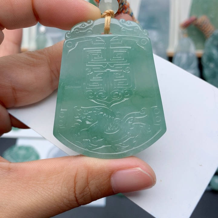 翡翠未镶嵌颈饰仿古无事牌