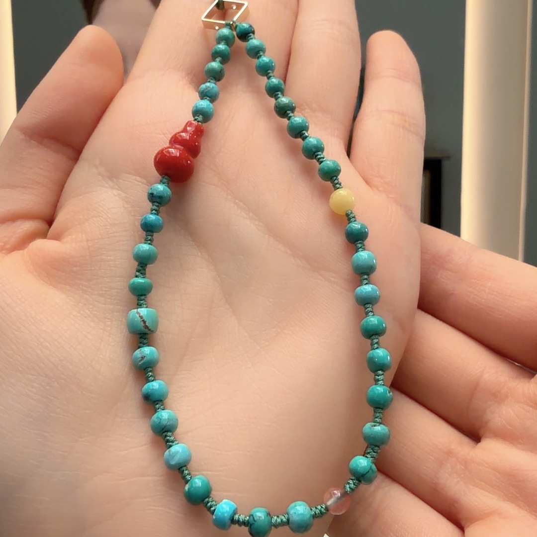 绿松石未镶嵌颈饰