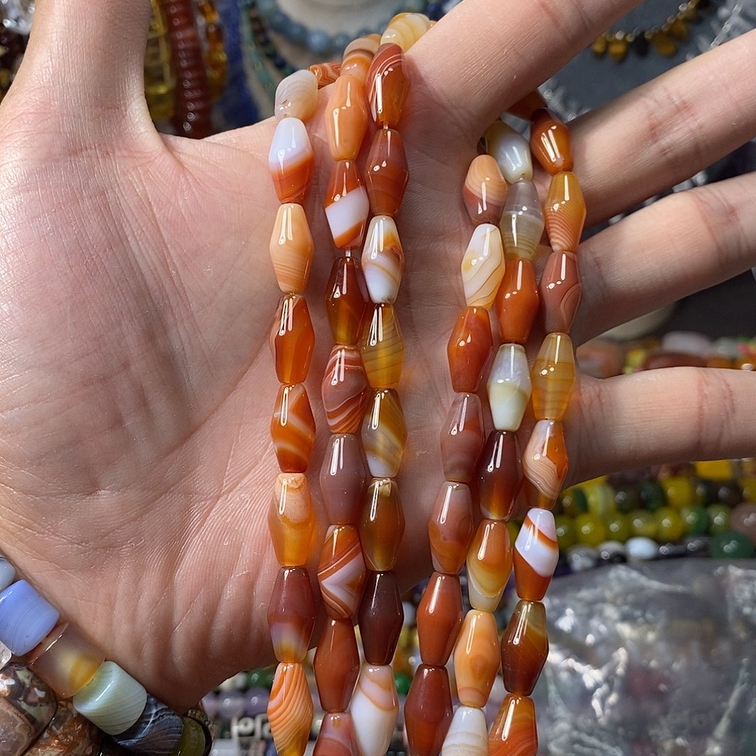 石英质玉未镶嵌，缠丝玛瑙尖珠8×16mm，