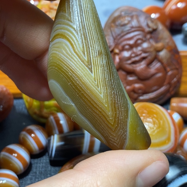 陶***淘玛瑙/玉髓未镶嵌颈饰