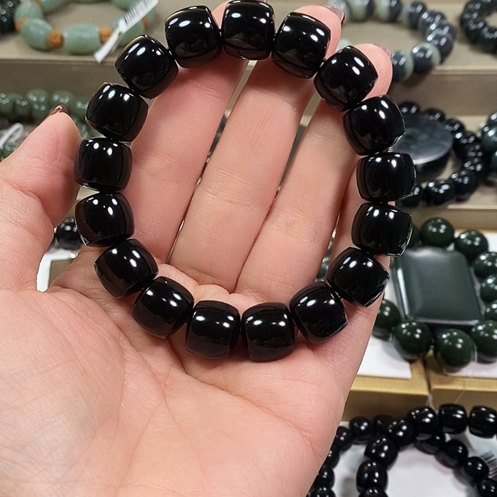 和田玉颈饰未镶嵌长**性