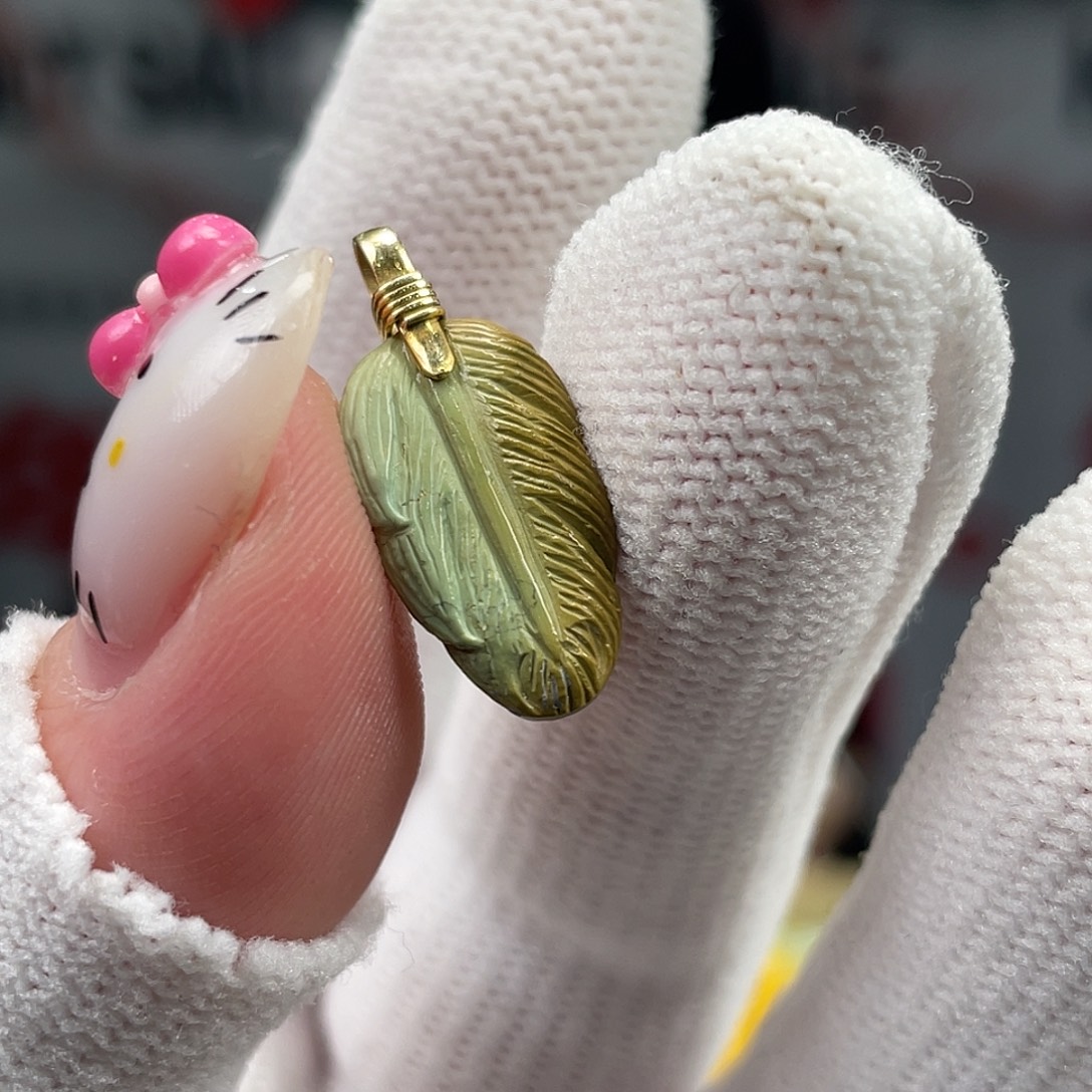 绿松石未镶嵌挂件