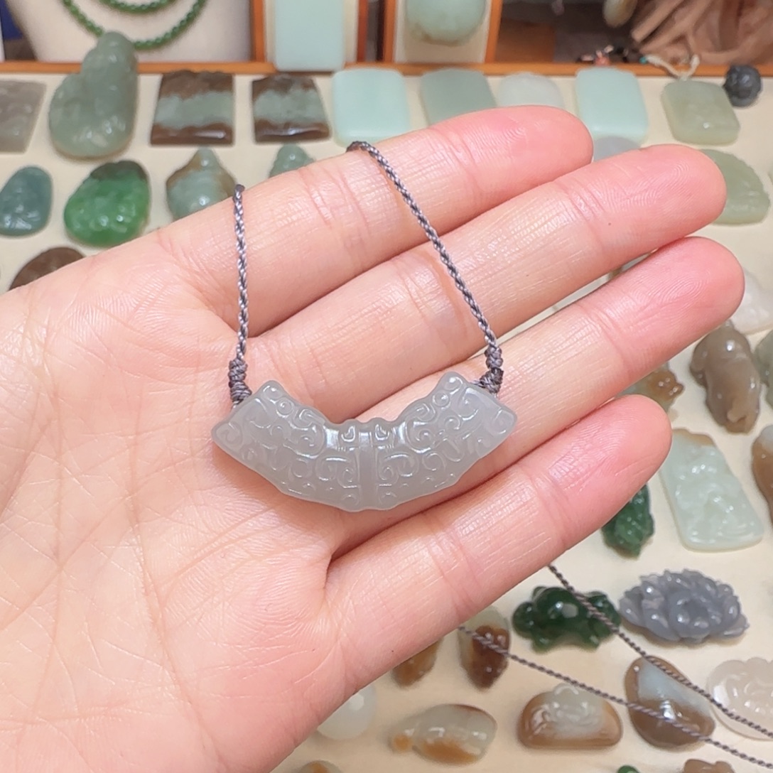 和田玉未镶嵌颈饰