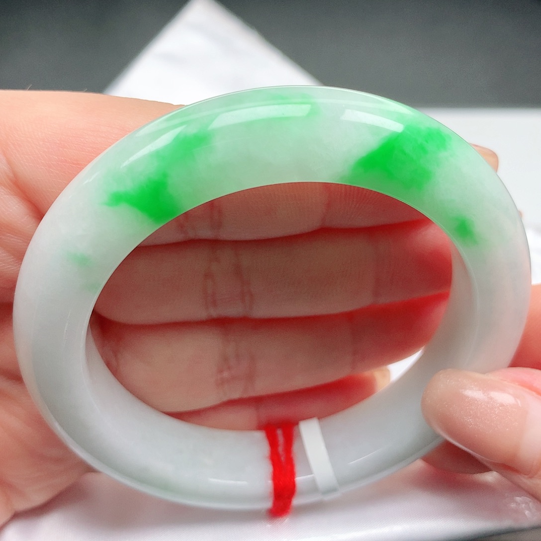 翡翠手镯未镶嵌辣阳绿20