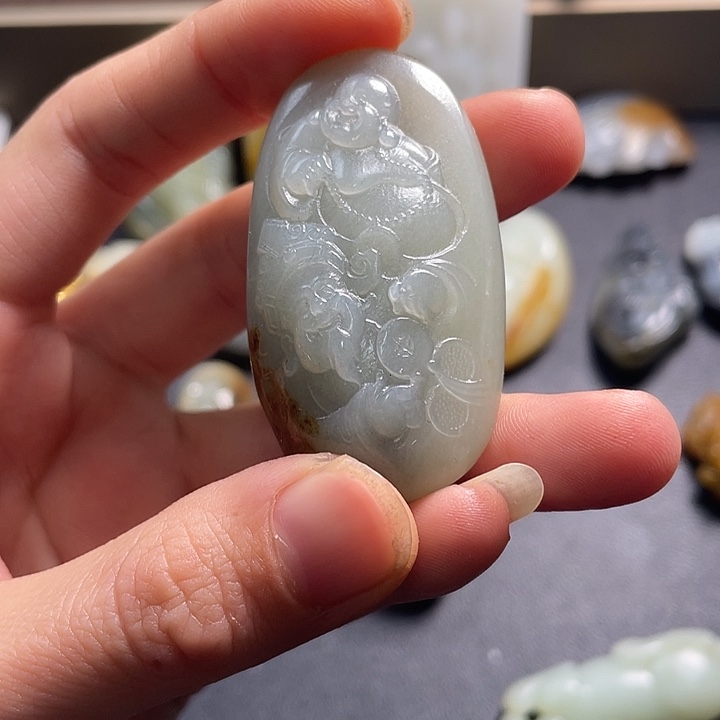 a***y和田玉未镶嵌颈饰