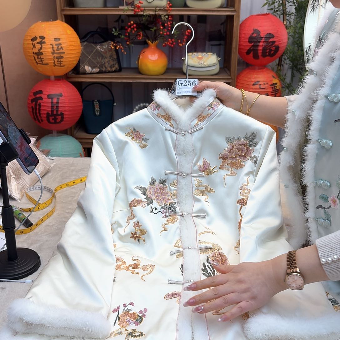 刺绣打籽绣棉服成衣胸围106