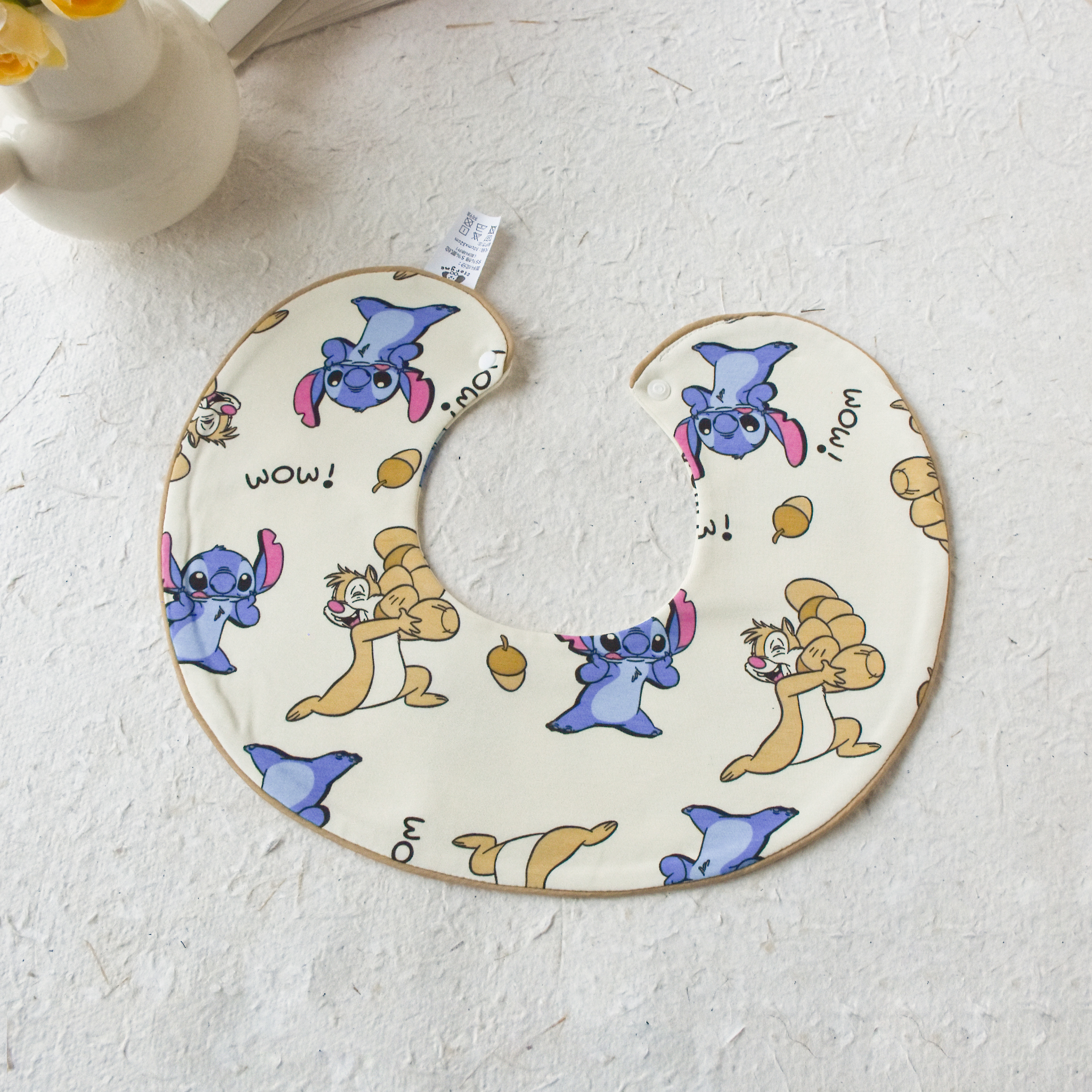 [y667]滚边松鼠史迪仔口水巾围兜新生儿防吐奶柔软透气可爱ins风