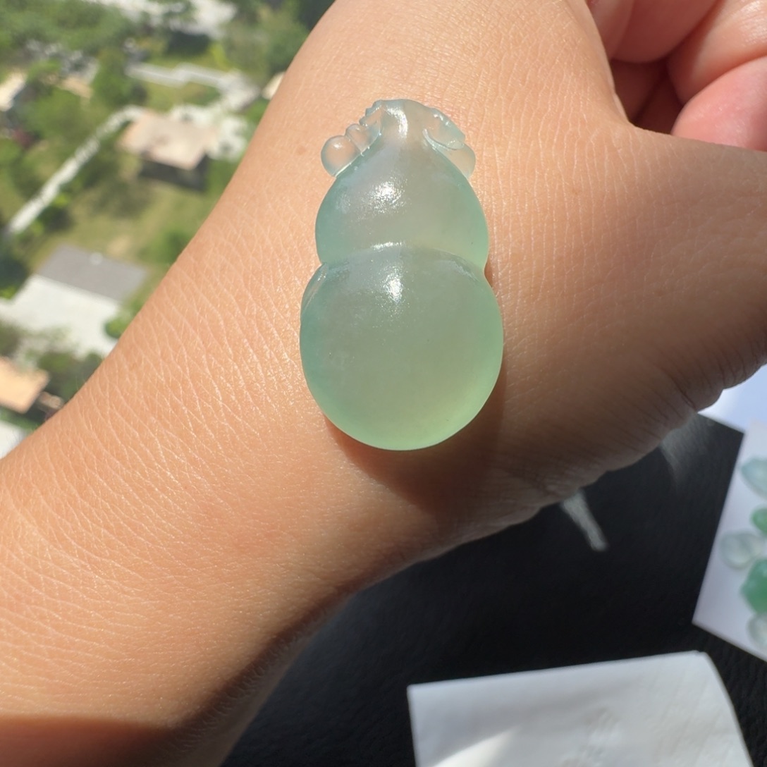 定制翡翠未镶嵌冰绿葫芦