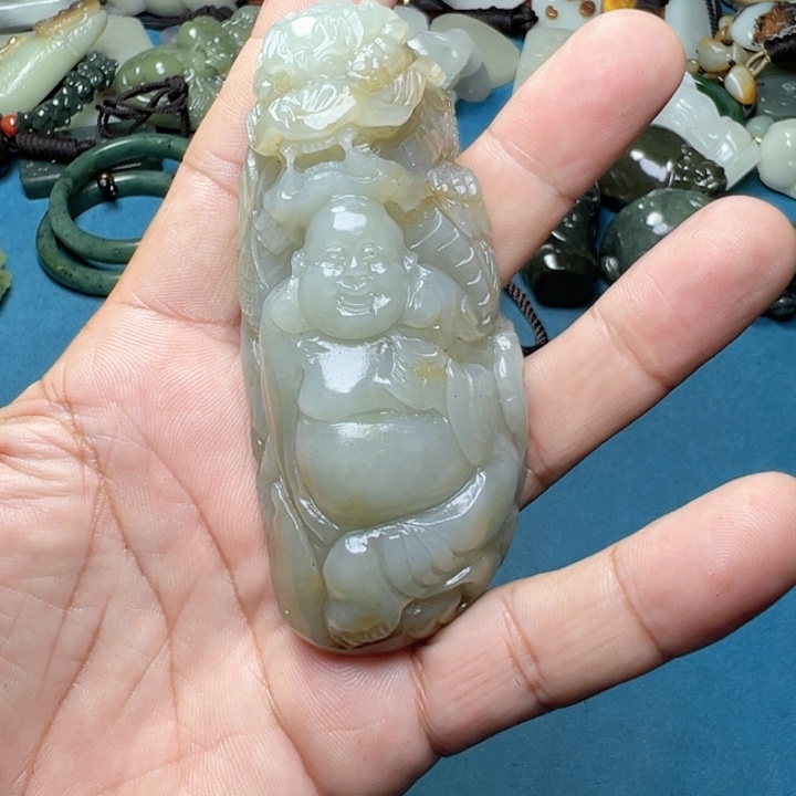 和田玉未镶嵌把件