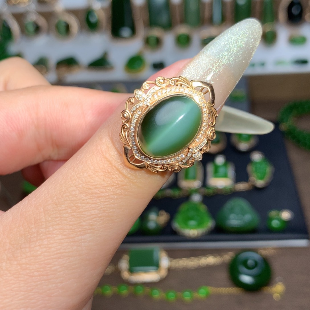 和田玉（碧玉）戒指18K金镶嵌