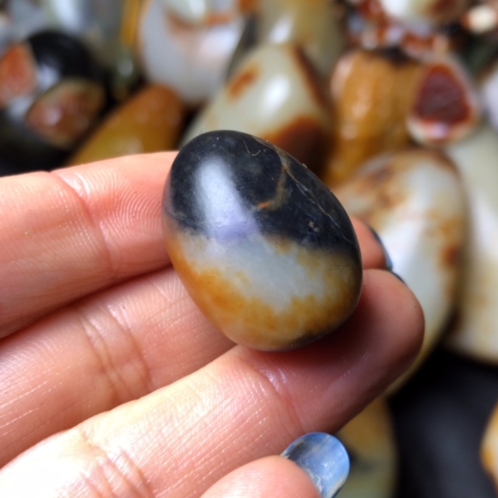 和田玉未镶嵌珠宝奇石