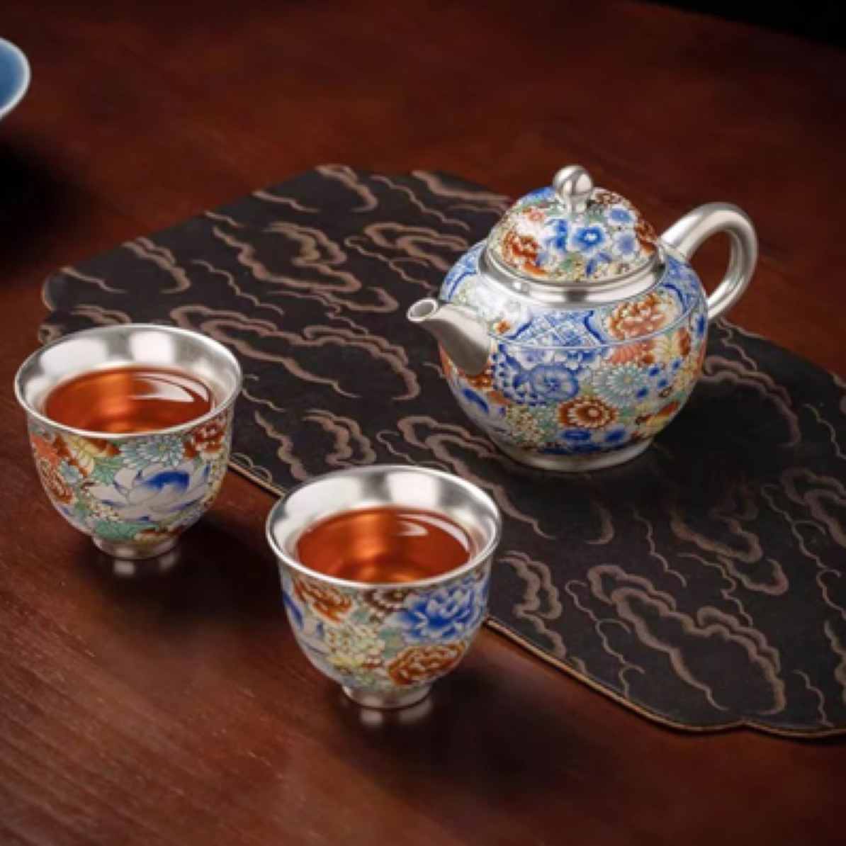 426-炫彩皮球花一银壶+两杯 （）