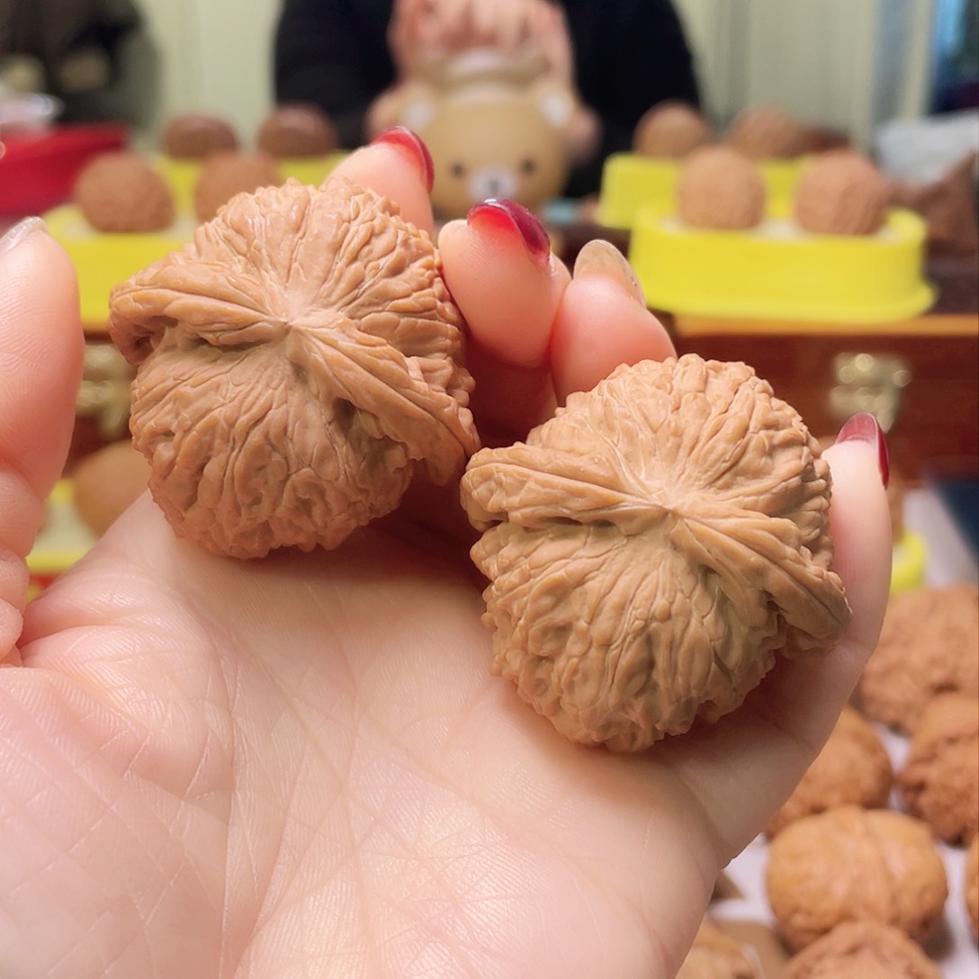 文玩核桃吊坠万****升白狮子44