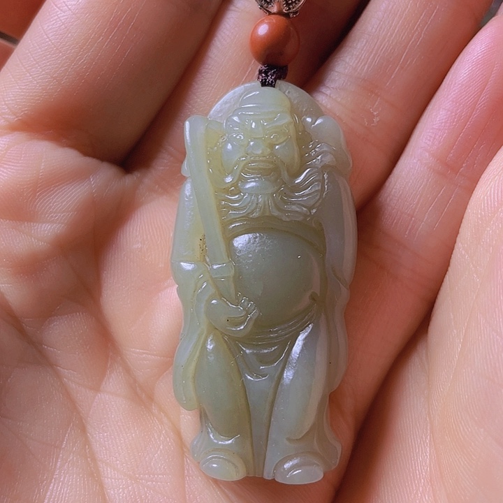 未镶嵌岫岩河磨玉（透闪石质玉）把件
