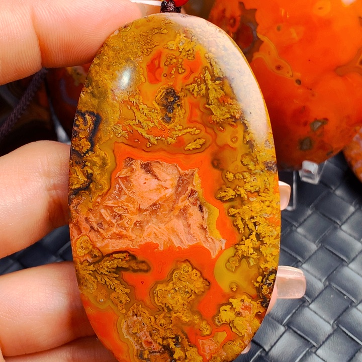玛瑙/玉髓颈饰未镶嵌逸*