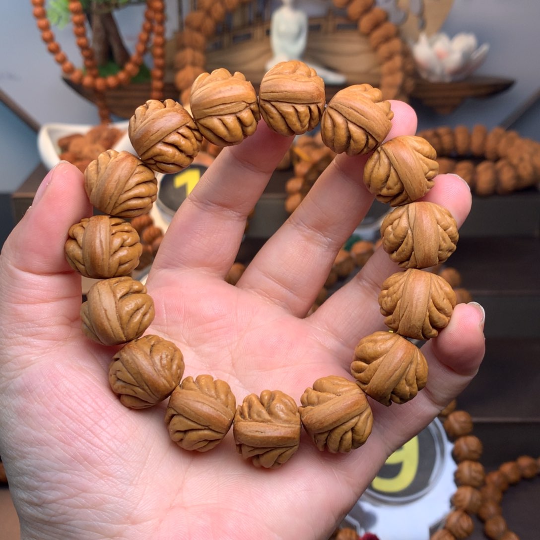 桃核手串豹子头19尺寸