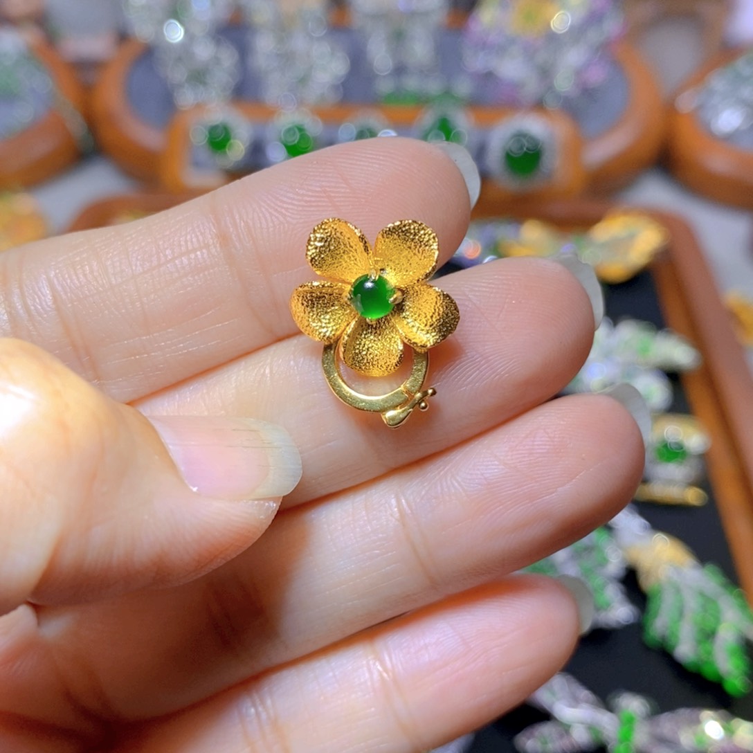 翡翠颈饰银S925镶嵌天然翡翠