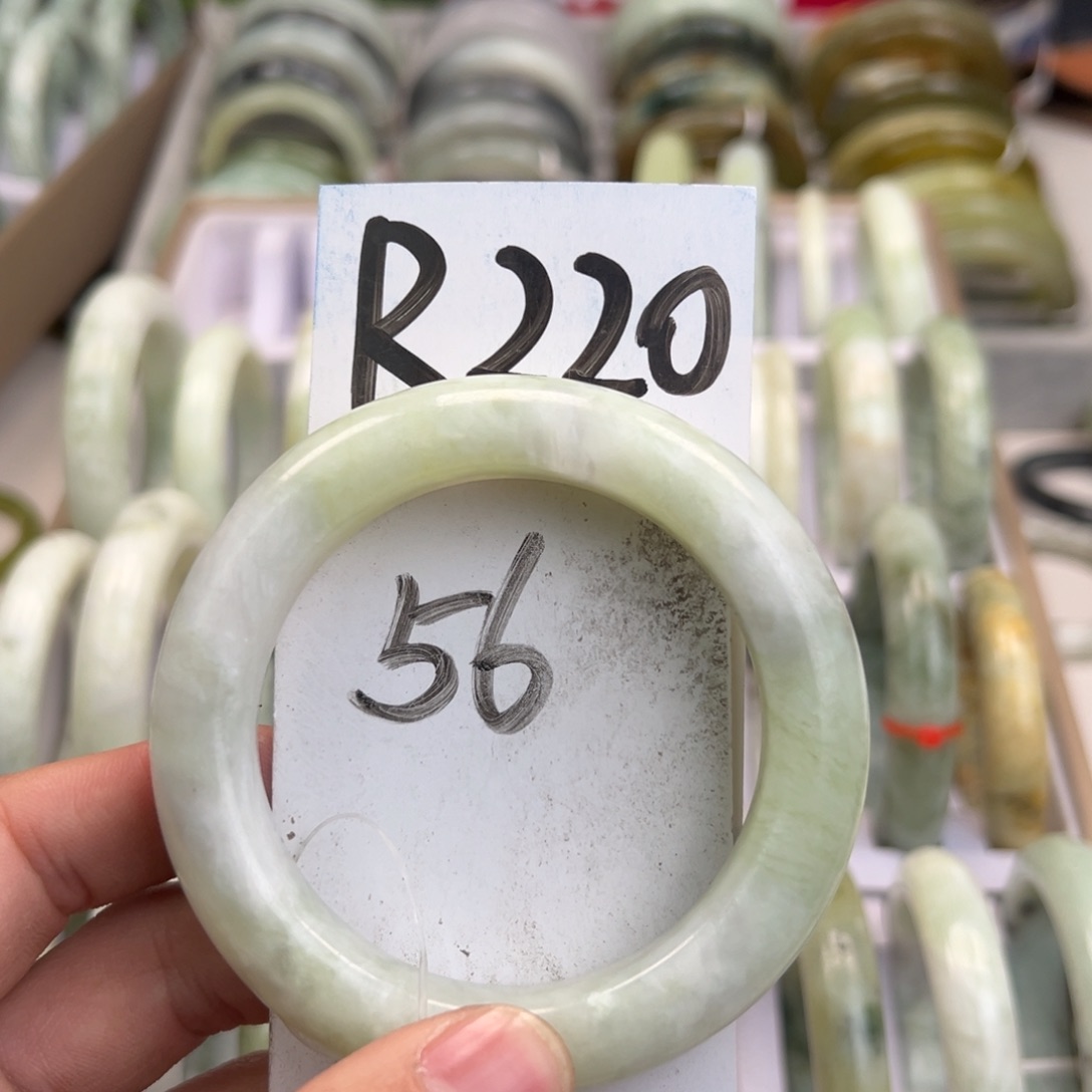 岫玉手镯未镶嵌天然岫玉