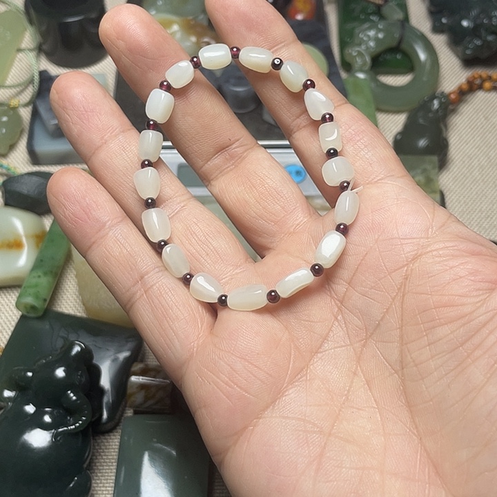 和田玉（糖玉）未镶嵌颈饰