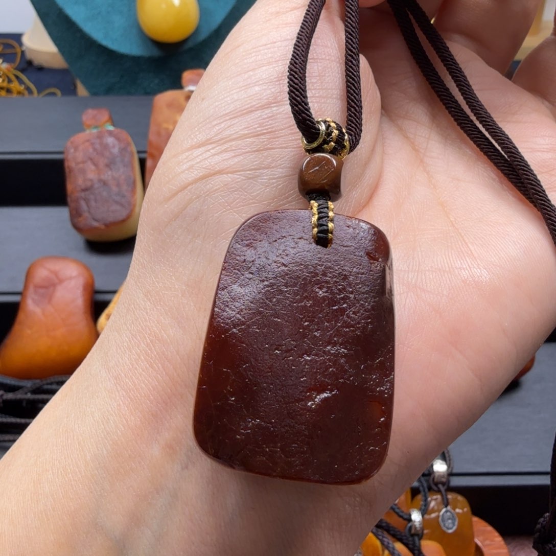 琥珀吊坠(赠链)未镶嵌