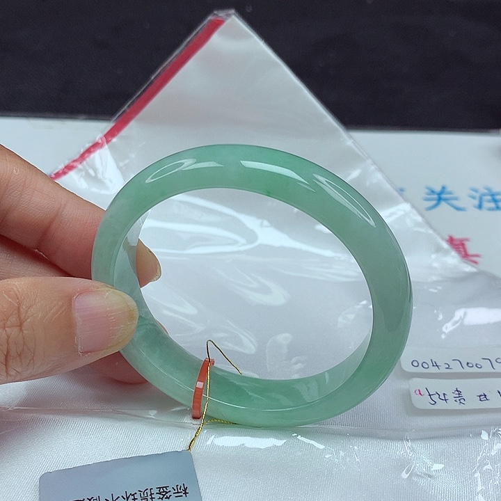 翡翠手镯未镶嵌54贵0795