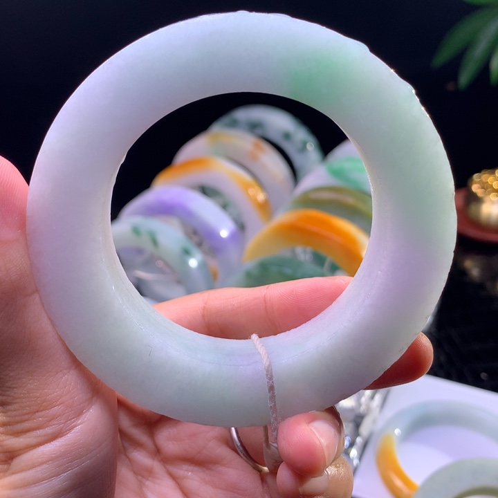 凉***》定制翡翠未镶嵌手镯