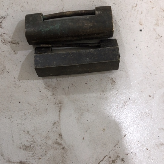 中***乡闪电购铜摆件工艺品