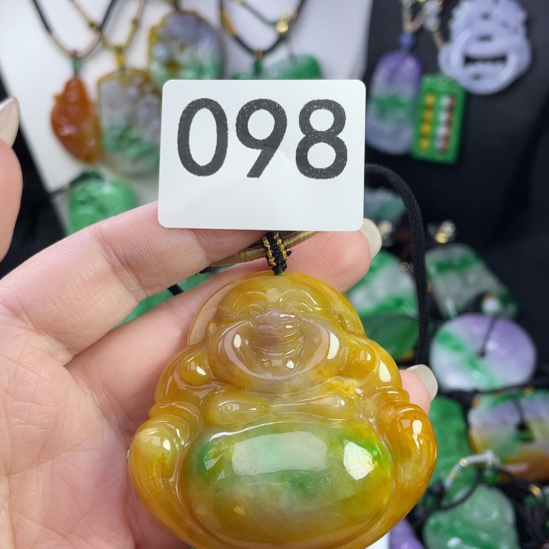 翡翠未镶嵌吊坠(赠链)