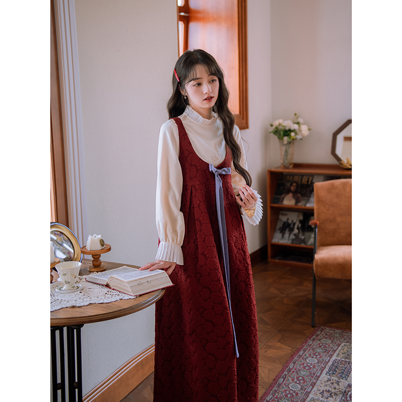 南风谷【喜眉】酒红色立体玫瑰提花背带连衣裙女秋冬打底内搭上衣