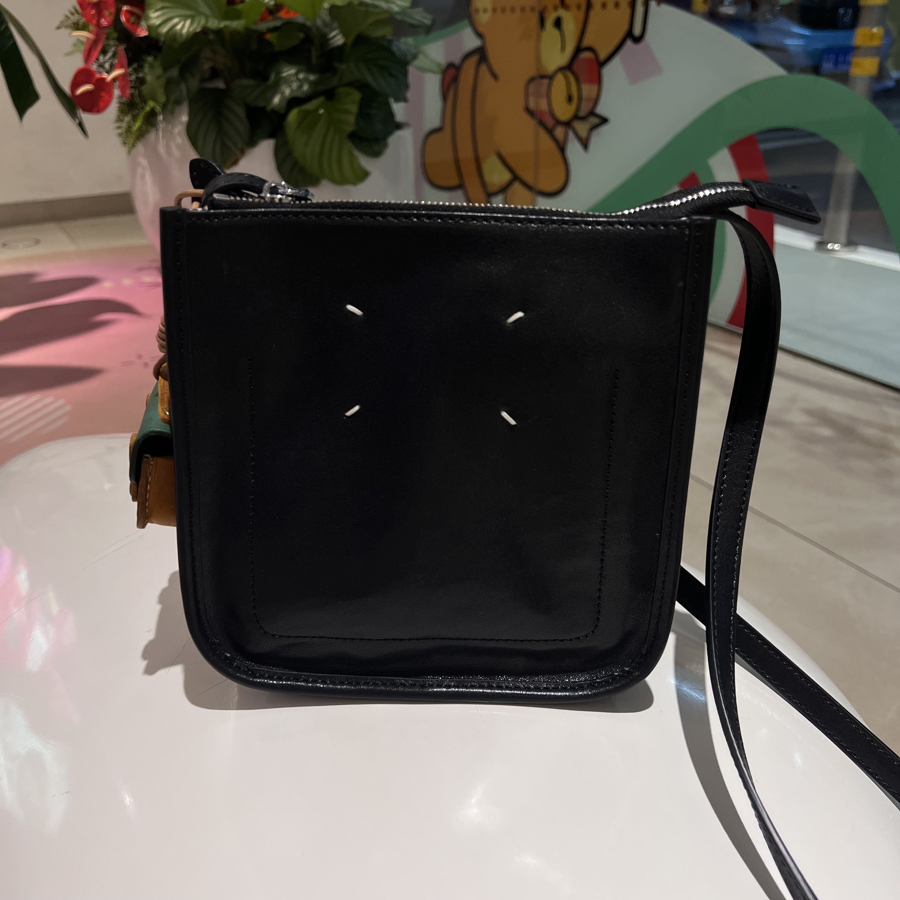 小方块斜挎植鞣牛皮真牛皮（挂件不配