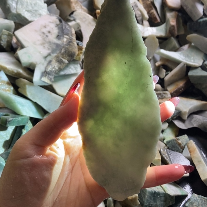 翡翠颈饰未镶嵌天然翡翠