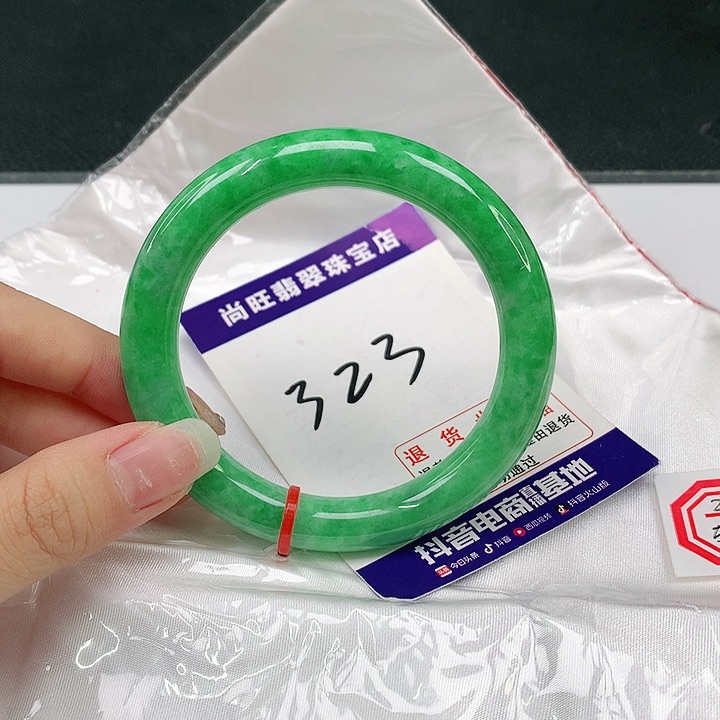 未镶嵌手镯（圆镯）翡翠翡翠