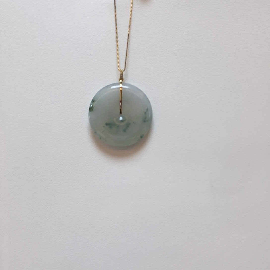 翡翠18K金镶嵌颈饰简单