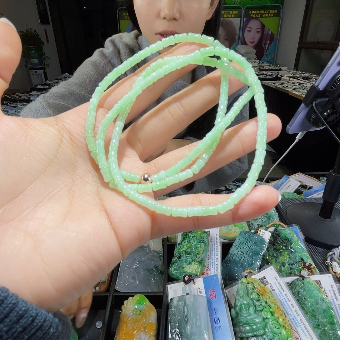 颈饰未镶嵌翡翠琳*一