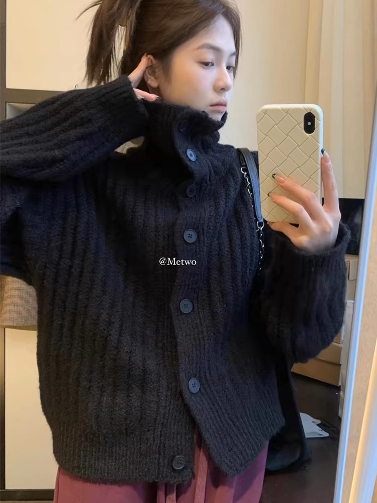 静姐 欧货高领单排扣保暖百搭针织衫25203