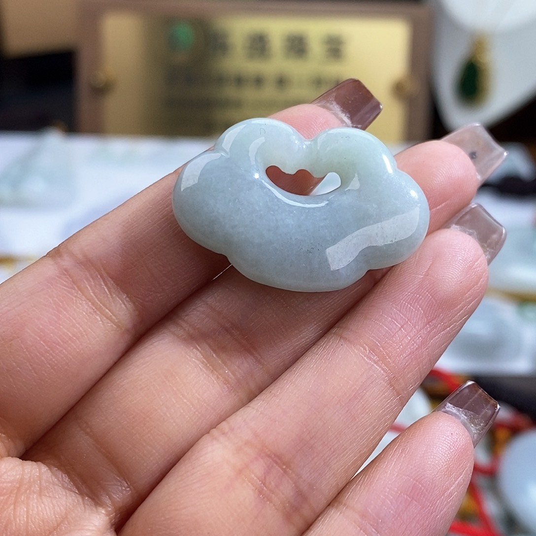 翡翠未镶嵌颈饰3241