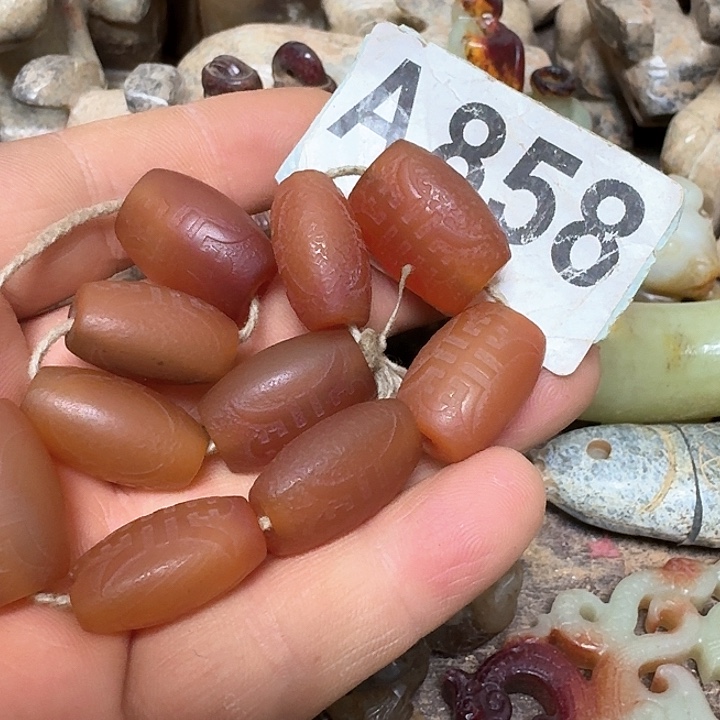 玛瑙/玉髓颈饰未镶嵌